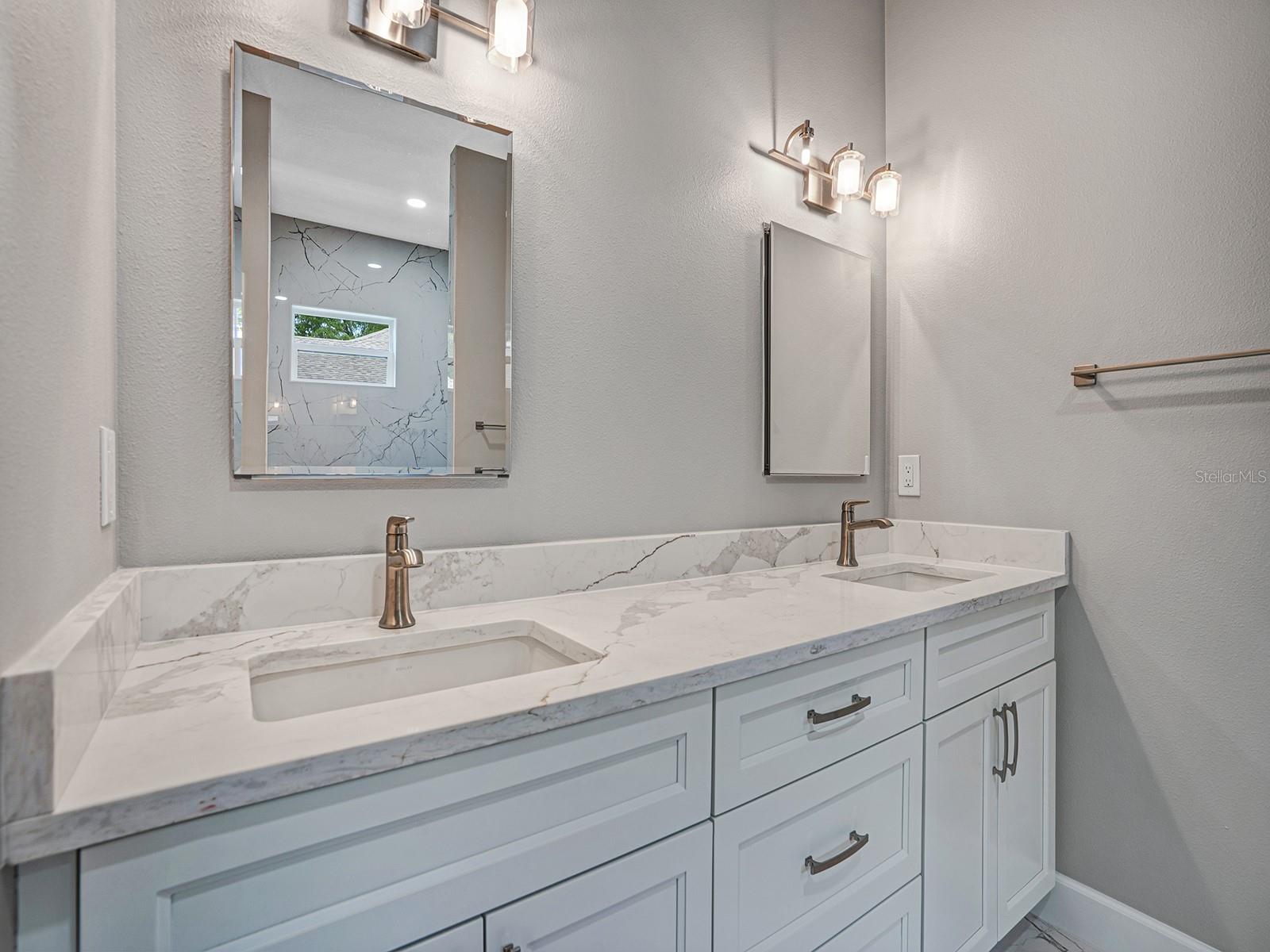 108 IRWIN ST E, SAFETY HARBOR, FL, 34695