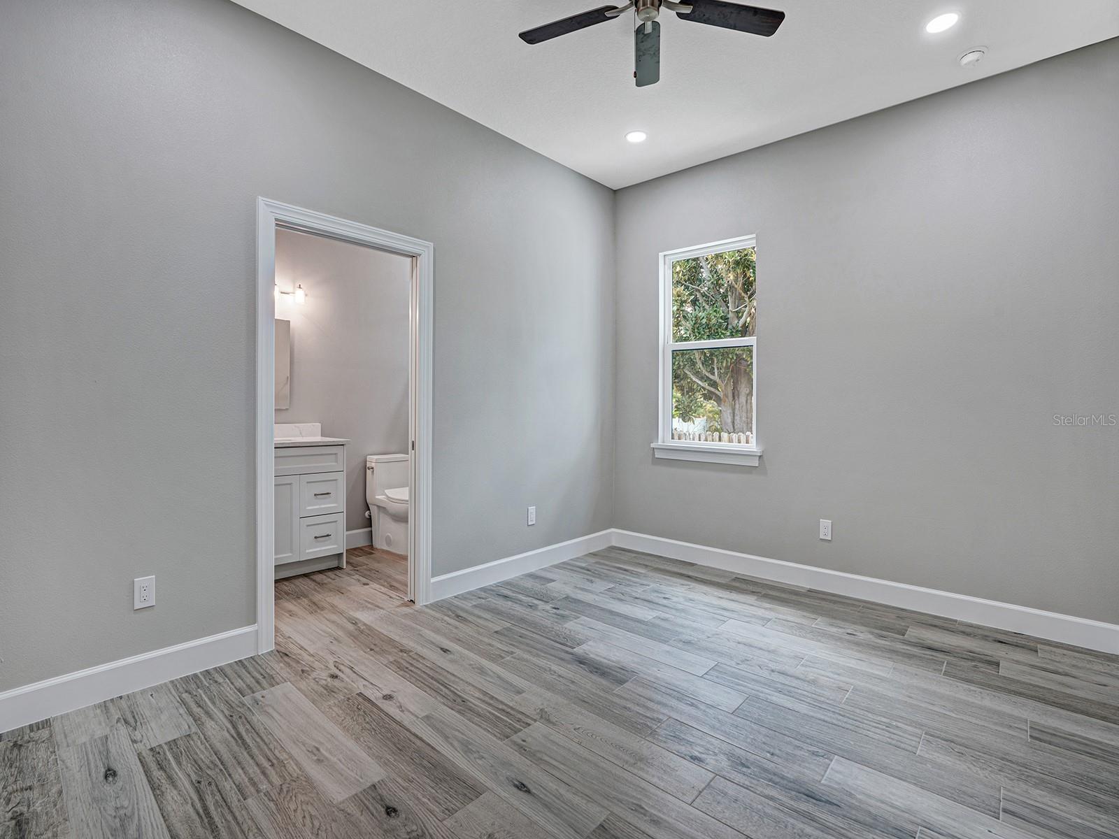 108 IRWIN ST E, SAFETY HARBOR, FL, 34695