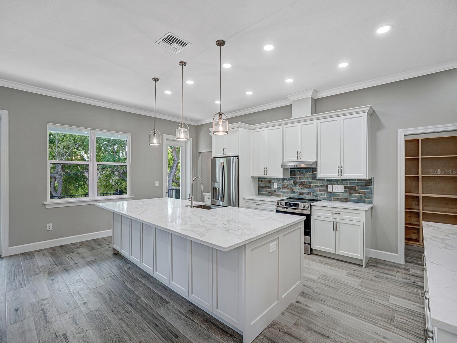 108 IRWIN ST E, SAFETY HARBOR, FL, 34695