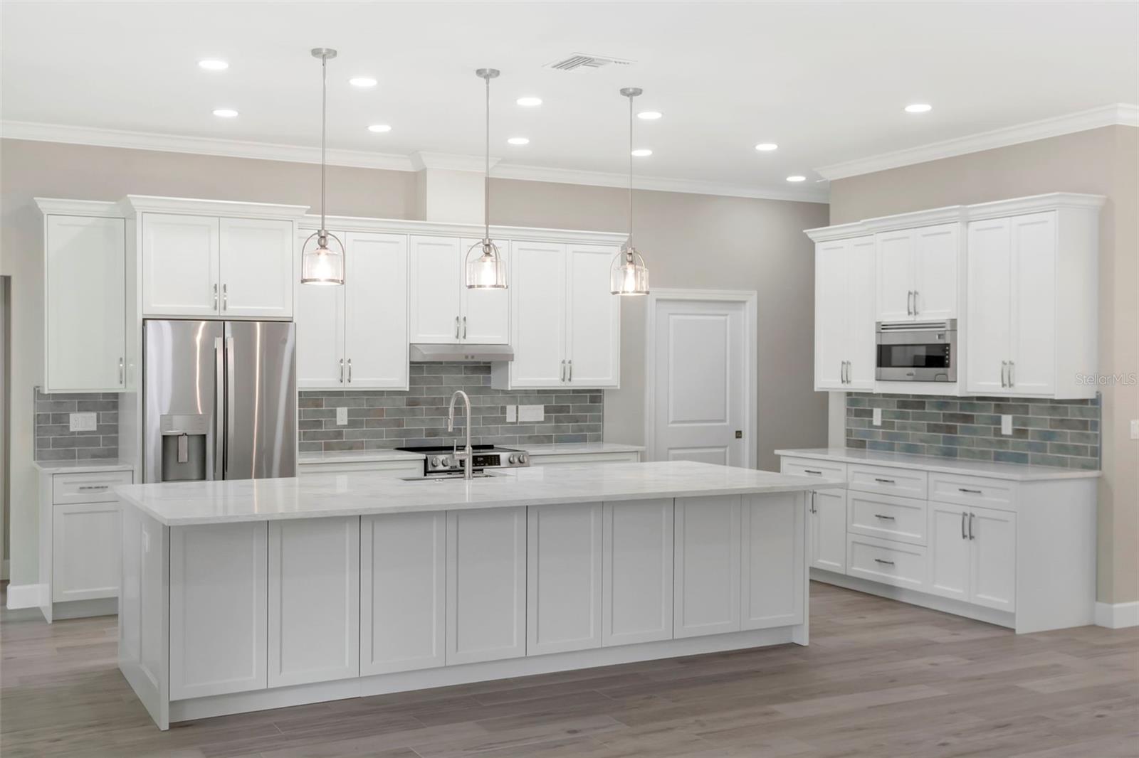 108 IRWIN ST E, SAFETY HARBOR, FL, 34695