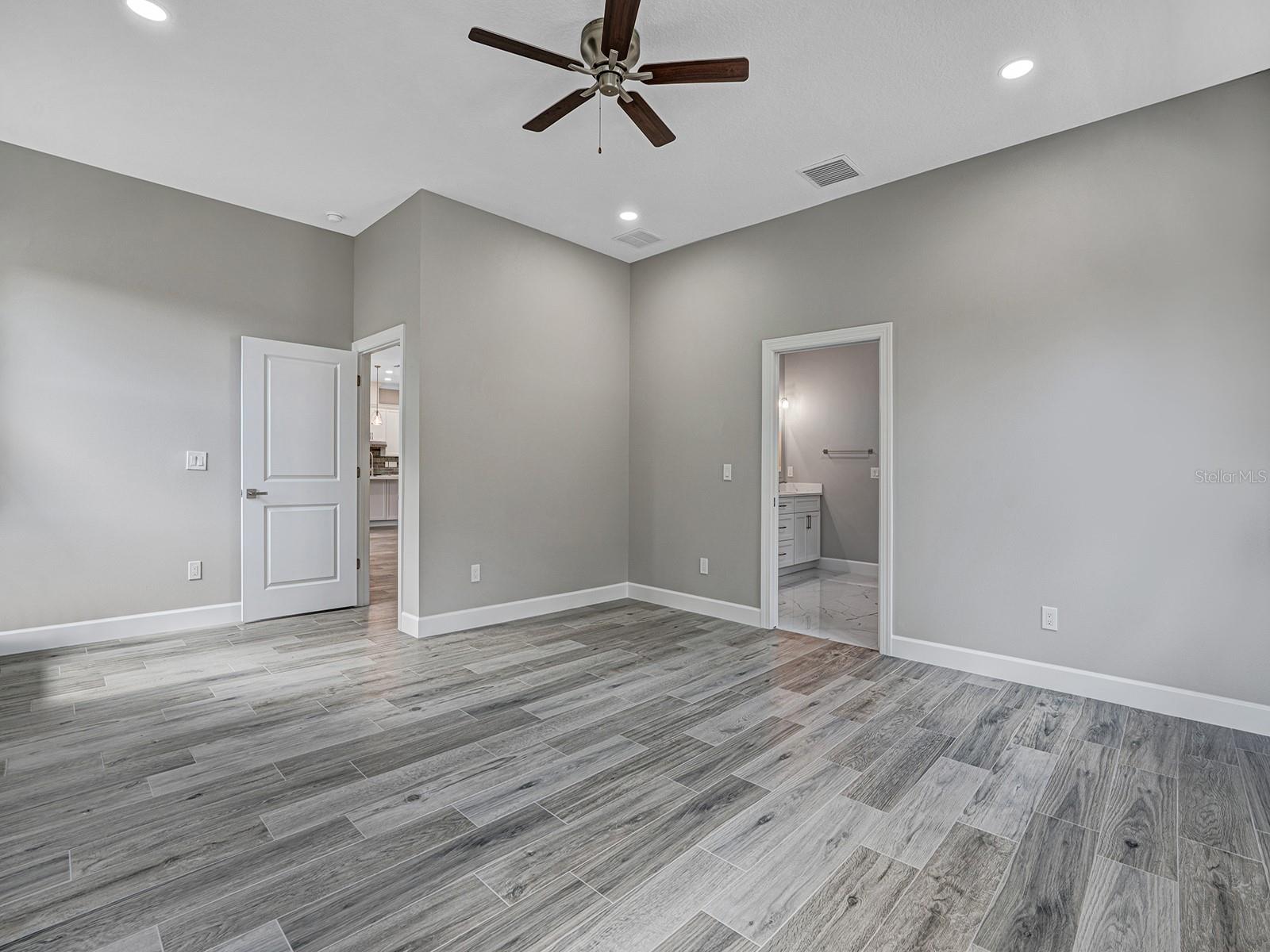 108 IRWIN ST E, SAFETY HARBOR, FL, 34695