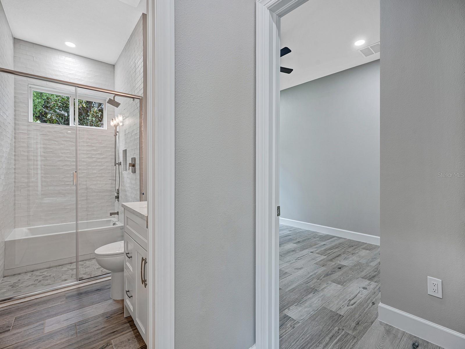 108 IRWIN ST E, SAFETY HARBOR, FL, 34695