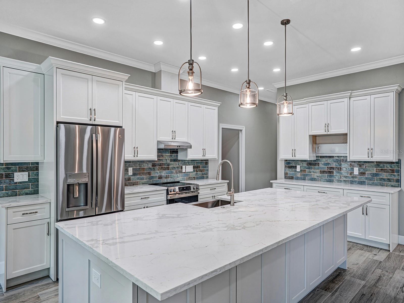 108 IRWIN ST E, SAFETY HARBOR, FL, 34695