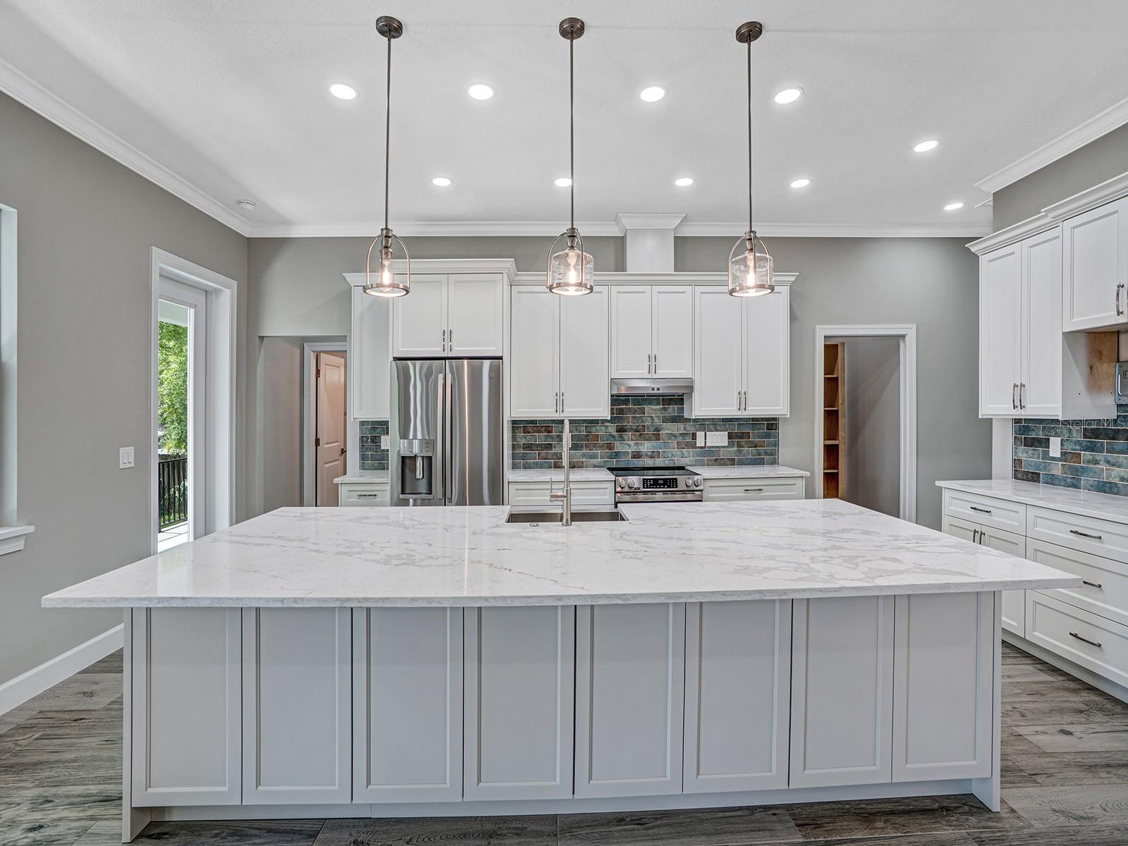 108 IRWIN ST E, SAFETY HARBOR, FL, 34695