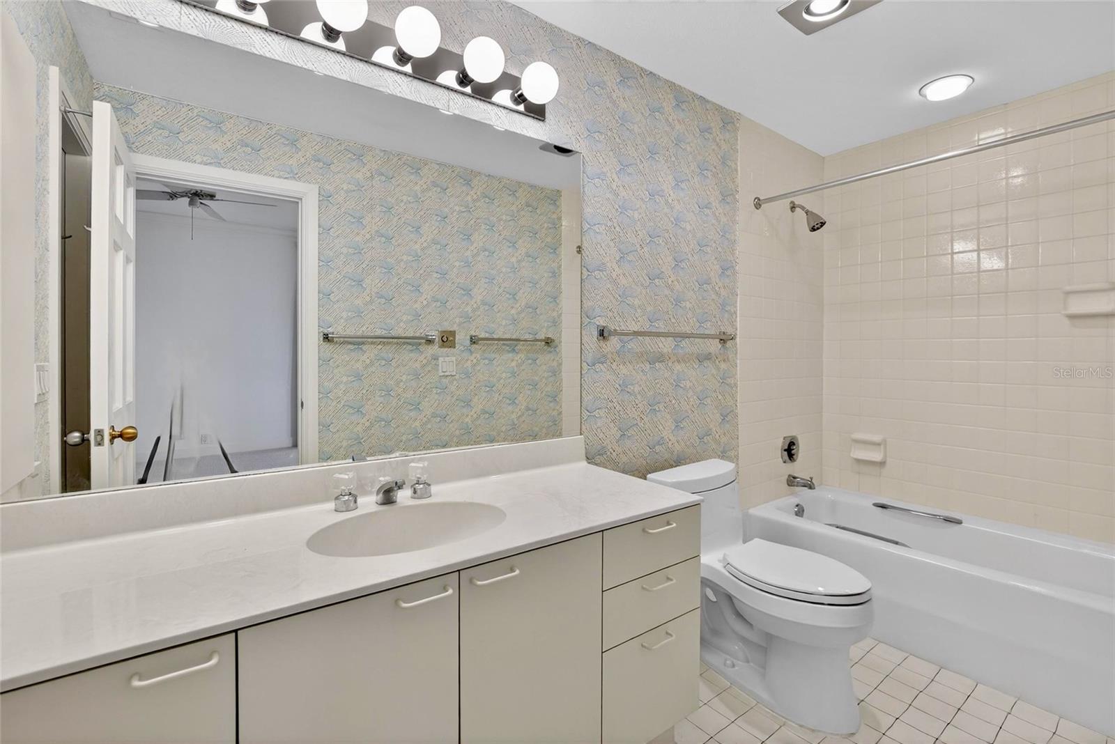 Guest Bedroom Bathroom