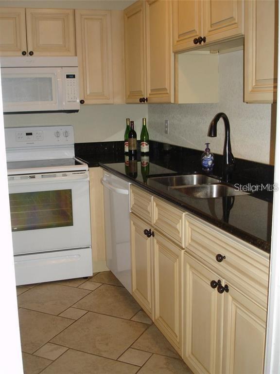 7211 W COUNTRY CLUB DR N #133, SARASOTA, FL, 34243