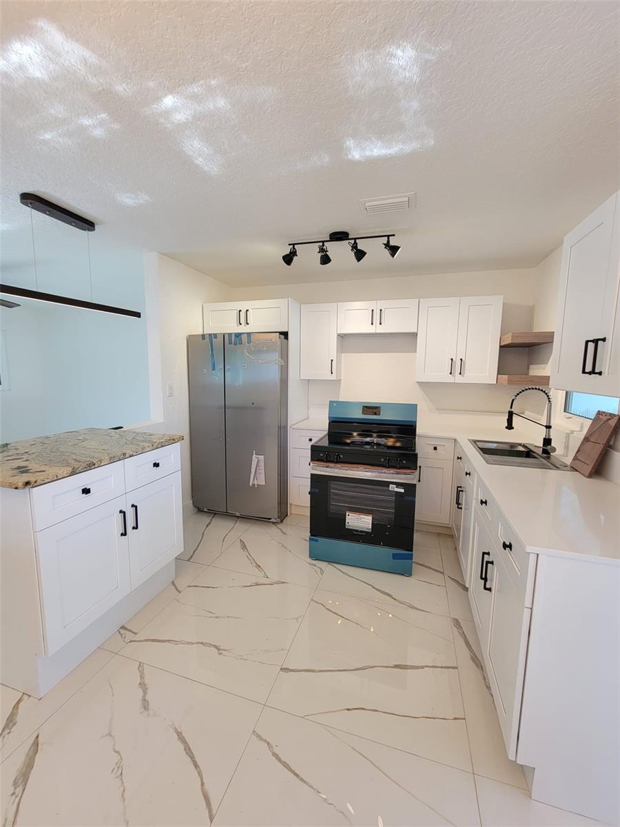 7498 ORPINE DR N, ST PETERSBURG, FL, 33702