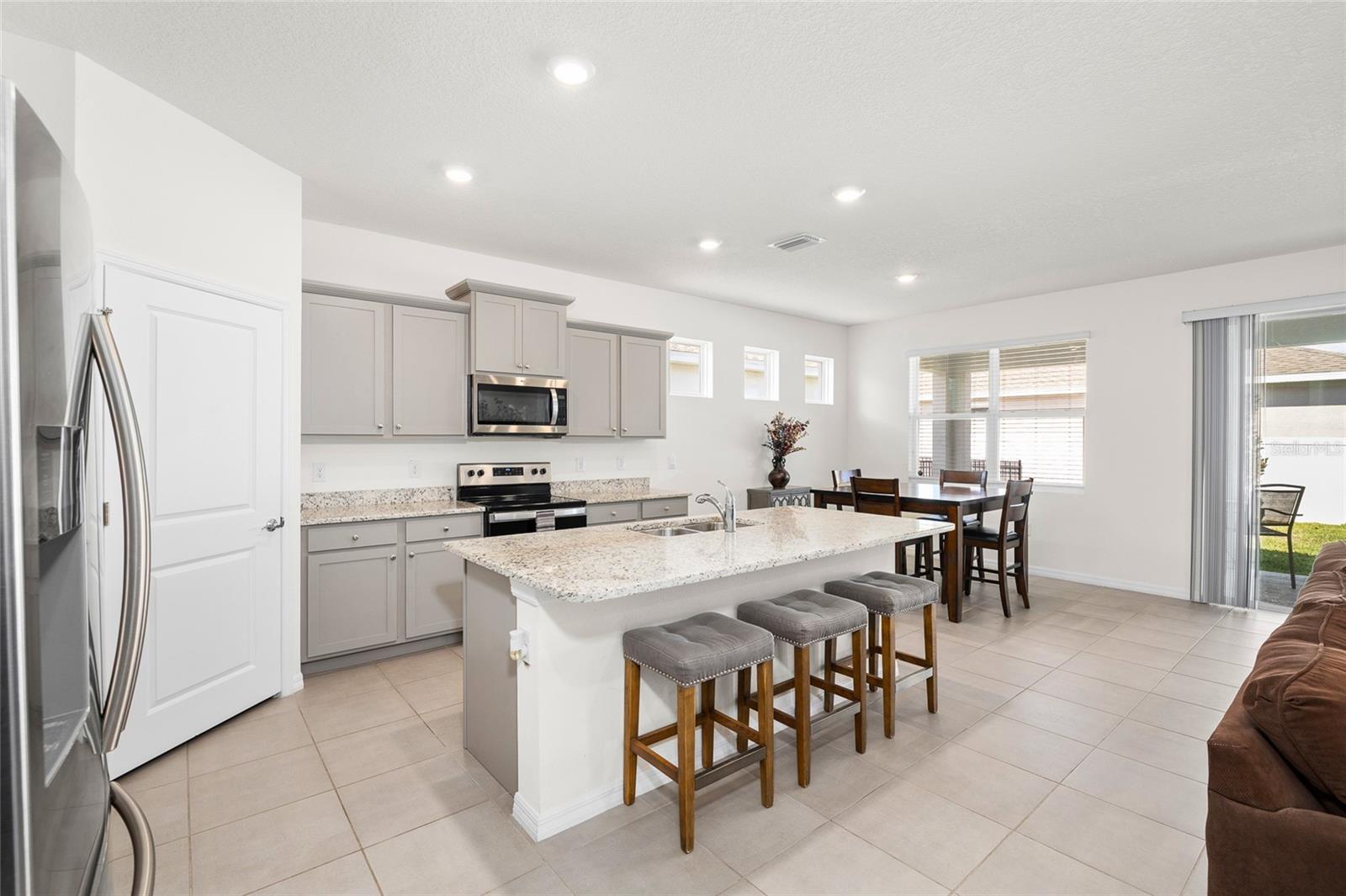 13204 WATERLEAF GARDEN CIR, RIVERVIEW, FL, 33579