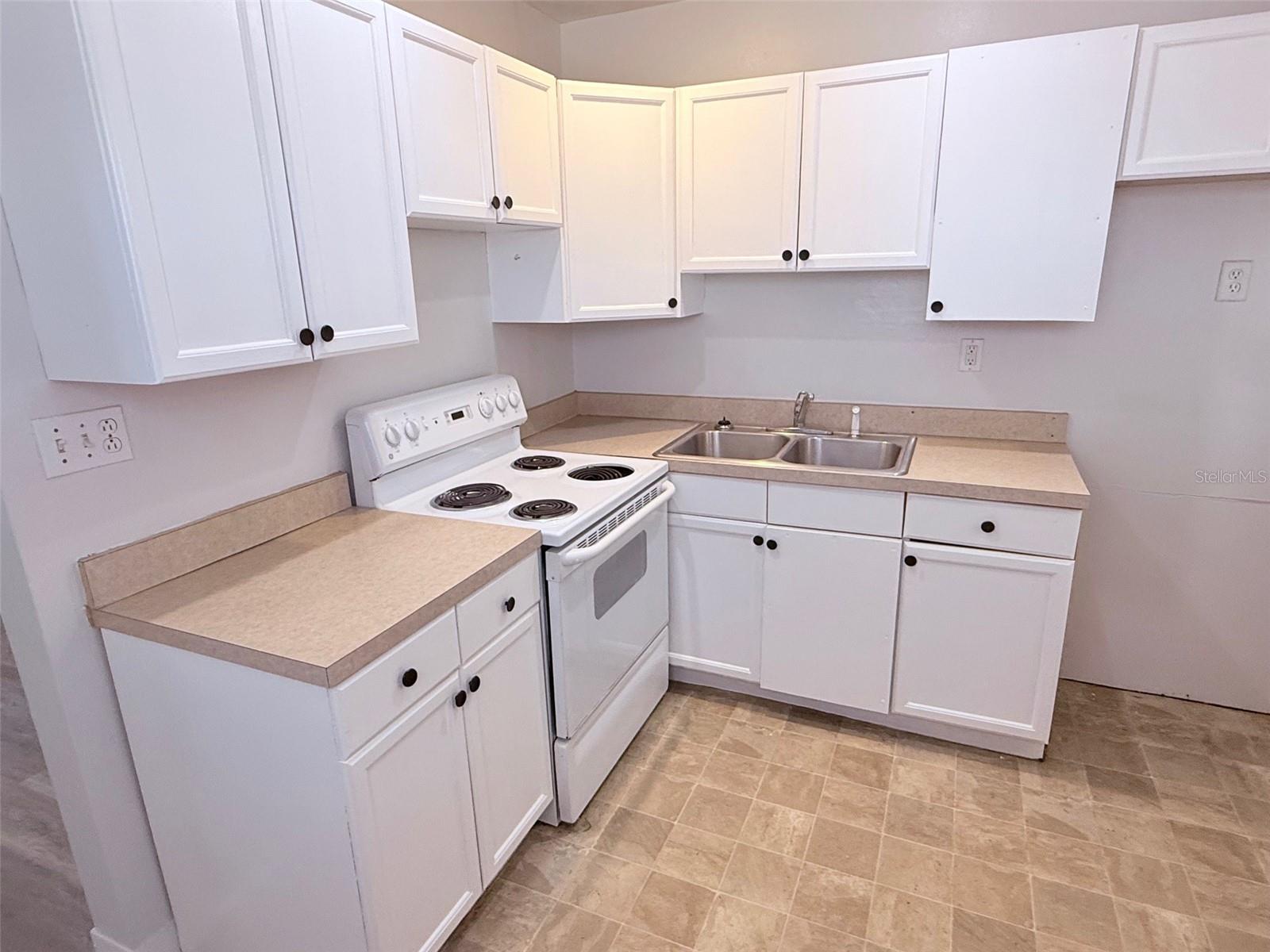 1544 77TH AVE N, ST PETERSBURG, FL, 33702