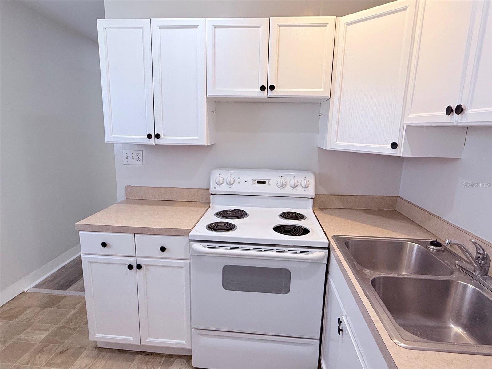 1544 77TH AVE N, ST PETERSBURG, FL, 33702