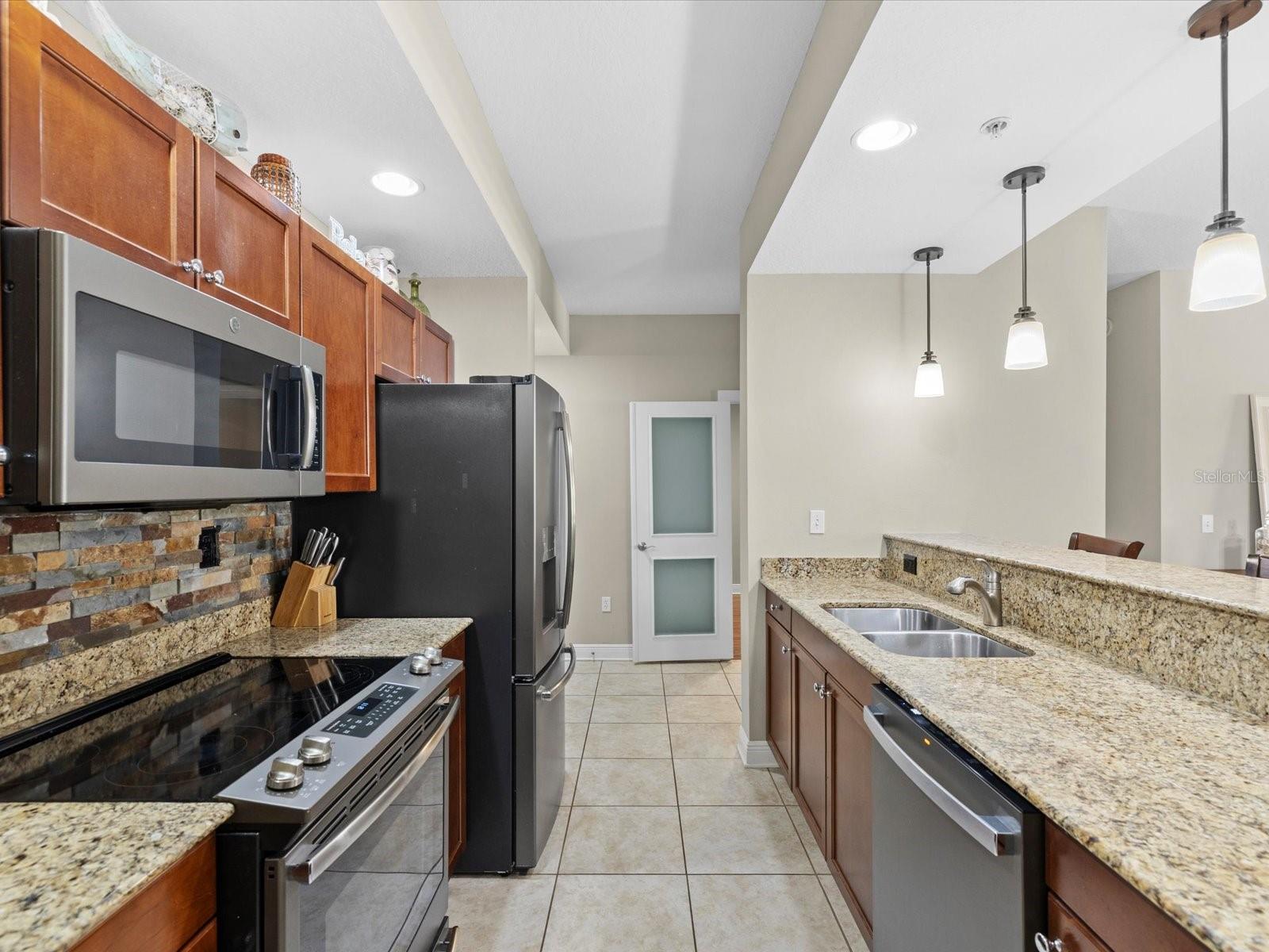628 CLEVELAND ST #1104, CLEARWATER, FL, 33755