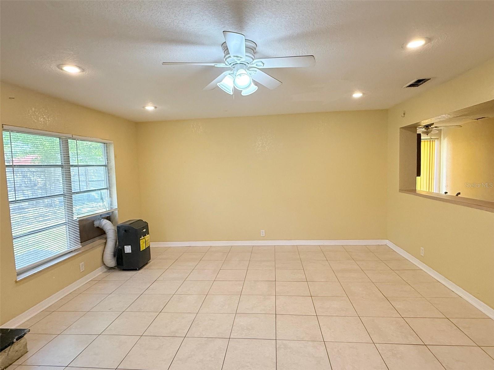 1219 JULIAN LANE DR, TAMPA, FL, 33619