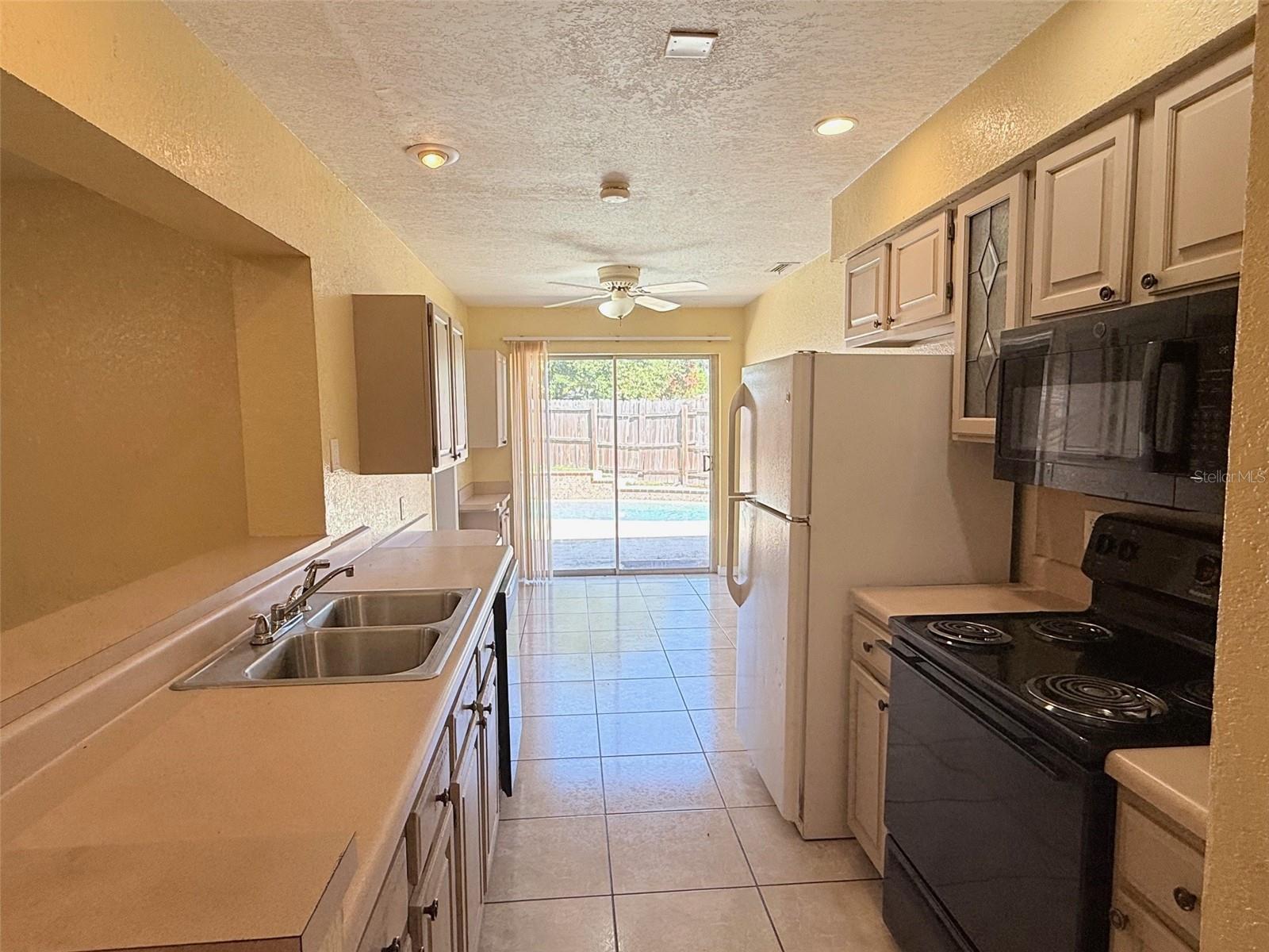 1219 JULIAN LANE DR, TAMPA, FL, 33619