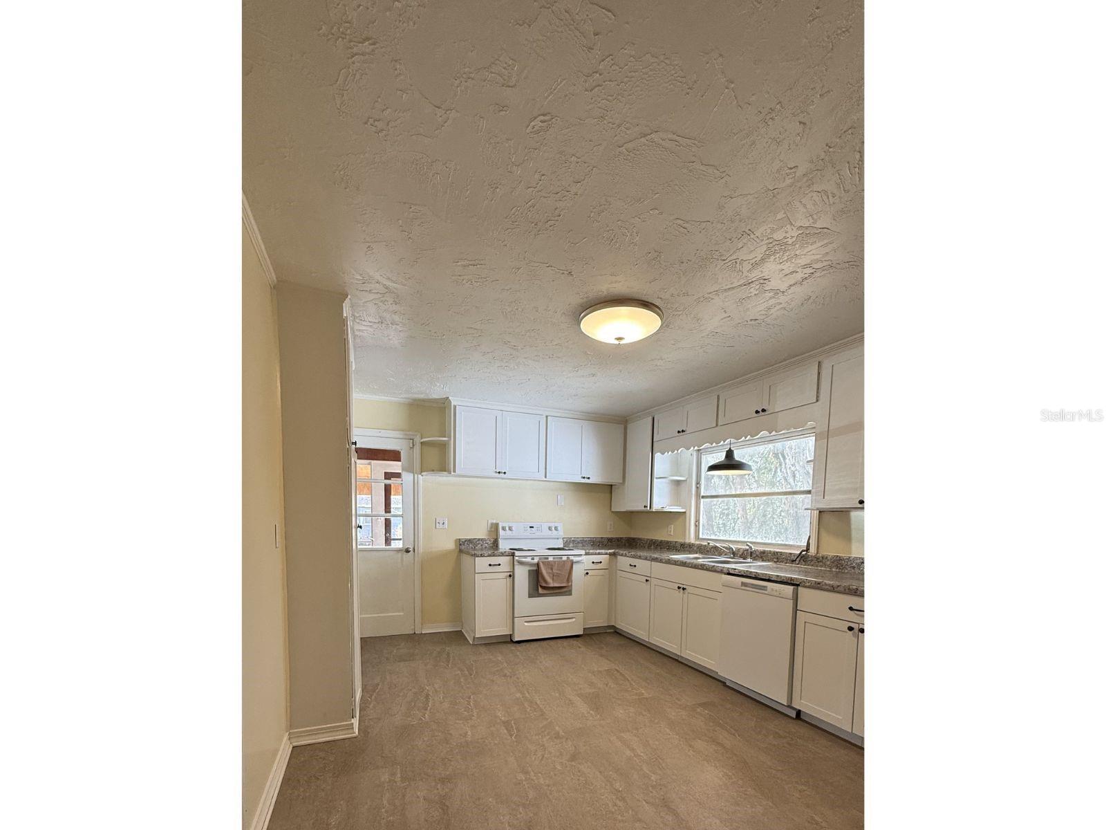13725 10TH ST, DADE CITY, FL, 33525