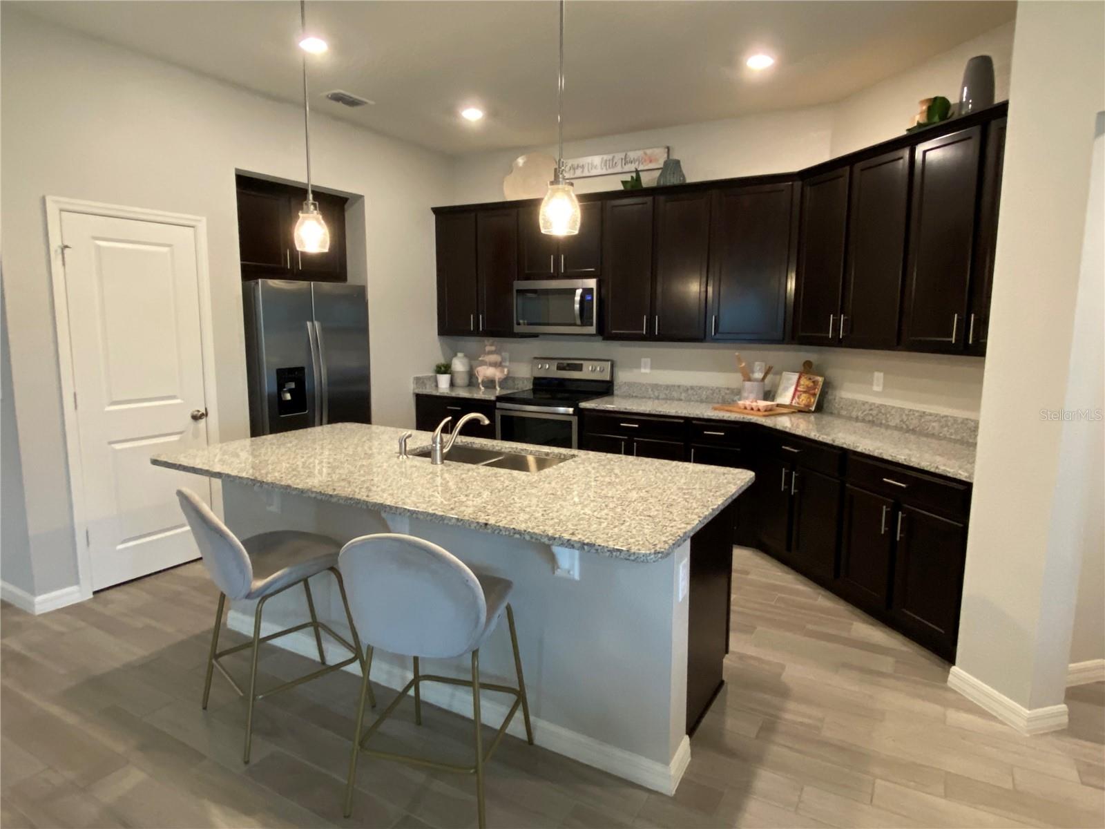 1037 AUGUSTUS DR, DAVENPORT, FL, 33896