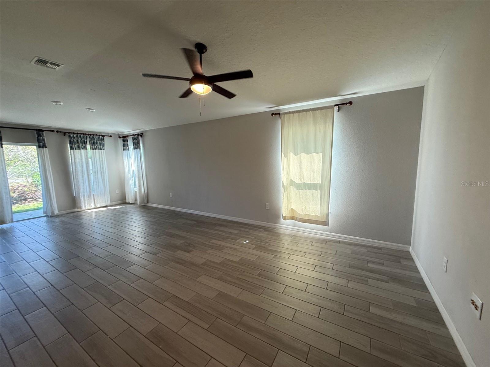 1037 AUGUSTUS DR, DAVENPORT, FL, 33896