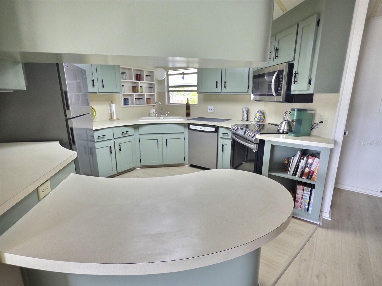 46 PALM FOREST DR, LARGO, FL, 33770