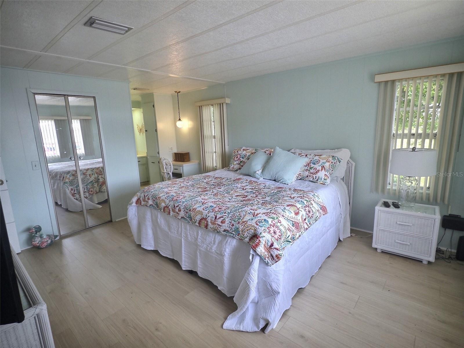 46 PALM FOREST DR, LARGO, FL, 33770