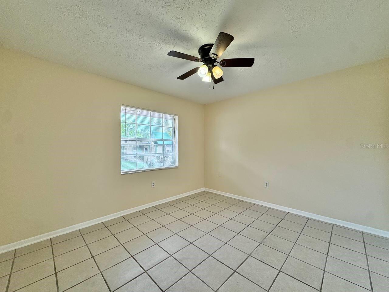 10015 N ASTER AVE #B, TAMPA, FL, 33612