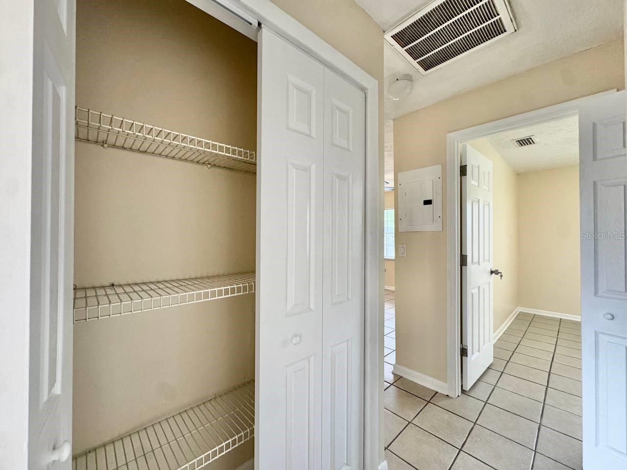 10015 N ASTER AVE #B, TAMPA, FL, 33612