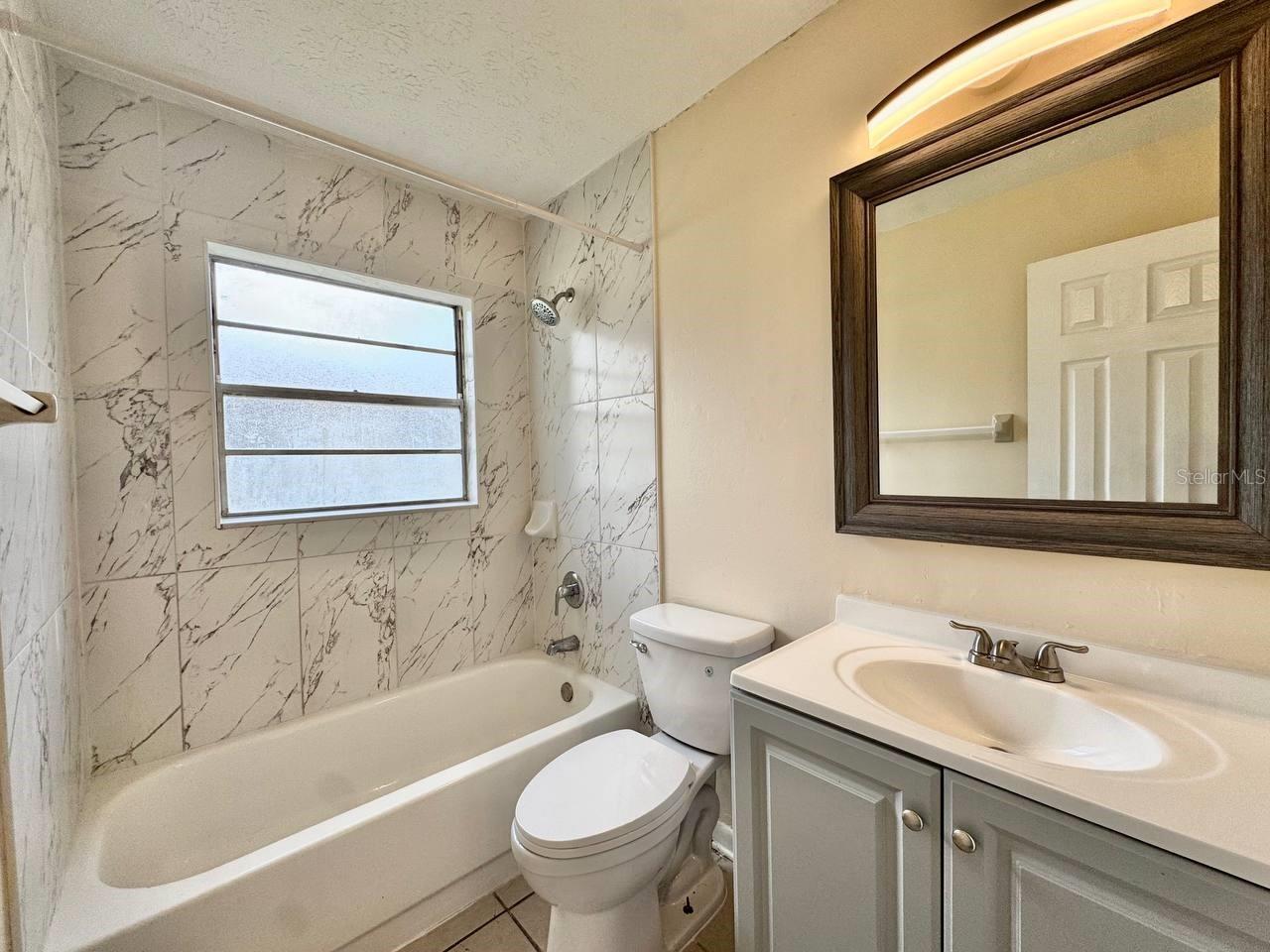 10015 N ASTER AVE #B, TAMPA, FL, 33612