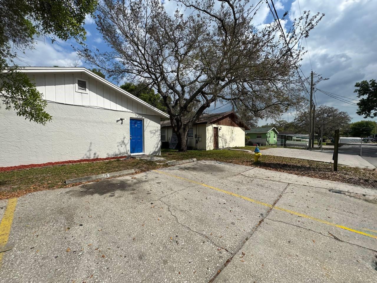10015 N ASTER AVE #B, TAMPA, FL, 33612