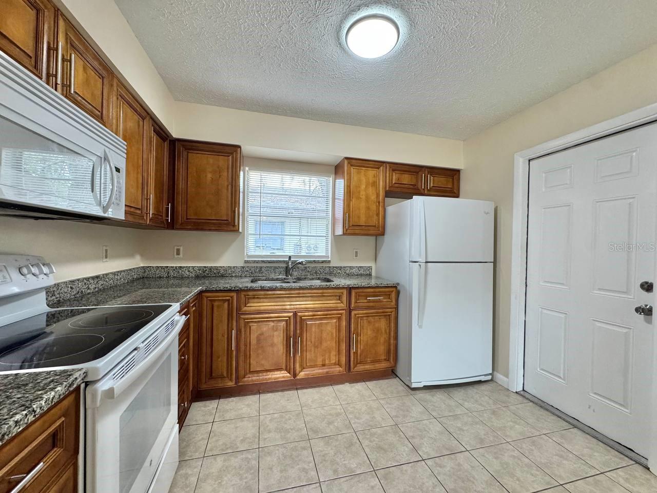 10015 N ASTER AVE #B, TAMPA, FL, 33612