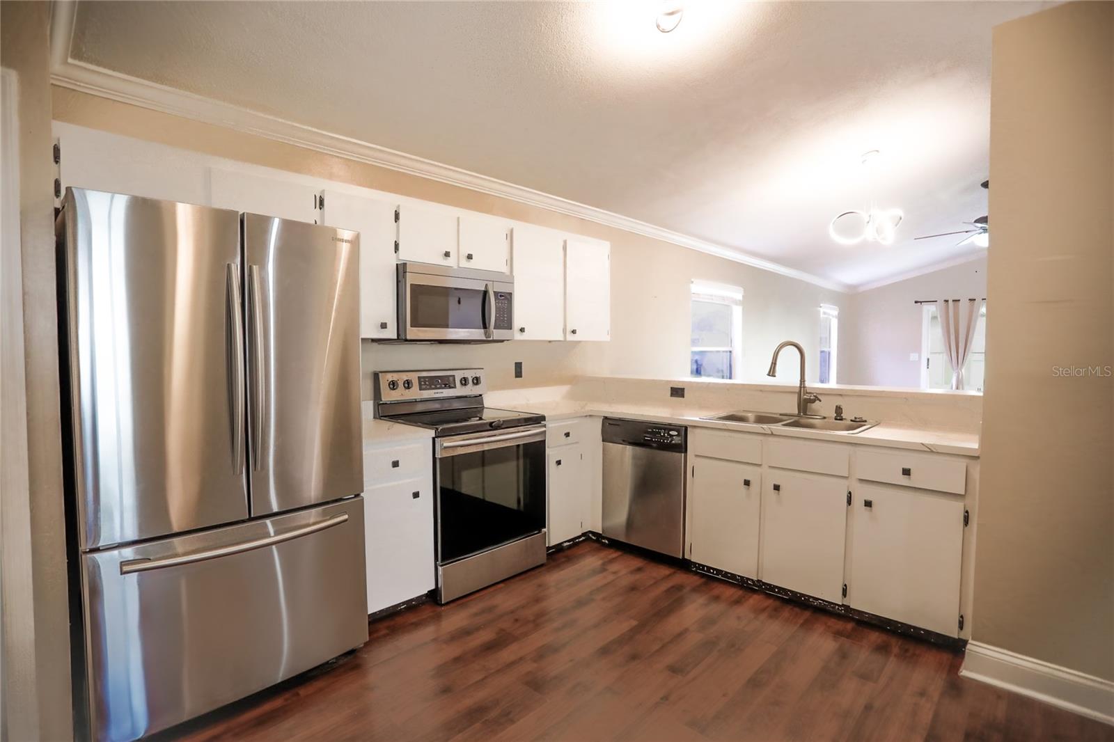 2083 WINDWARD PASS, LAKELAND, FL, 33813