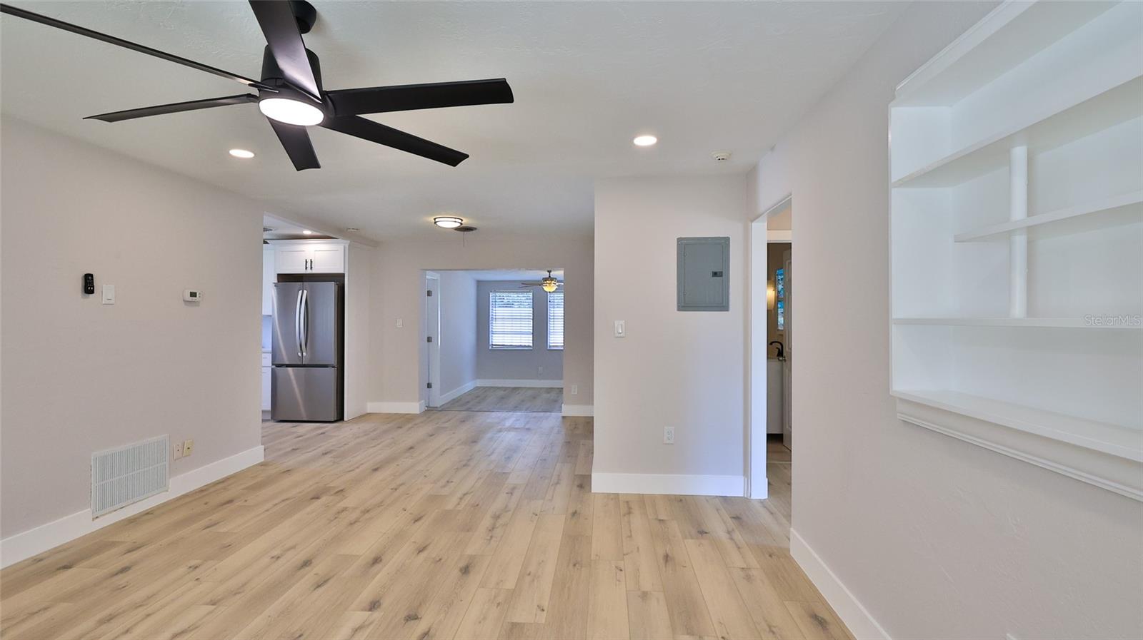 11 SWAN AVE, NEW SMYRNA BEACH, FL, 32168