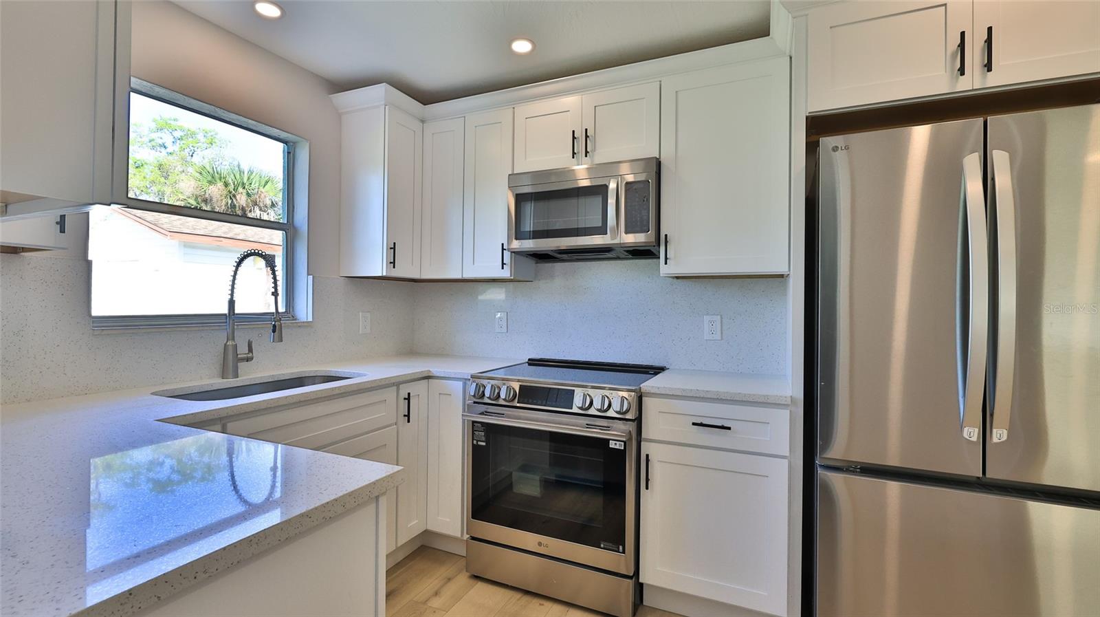 11 SWAN AVE, NEW SMYRNA BEACH, FL, 32168