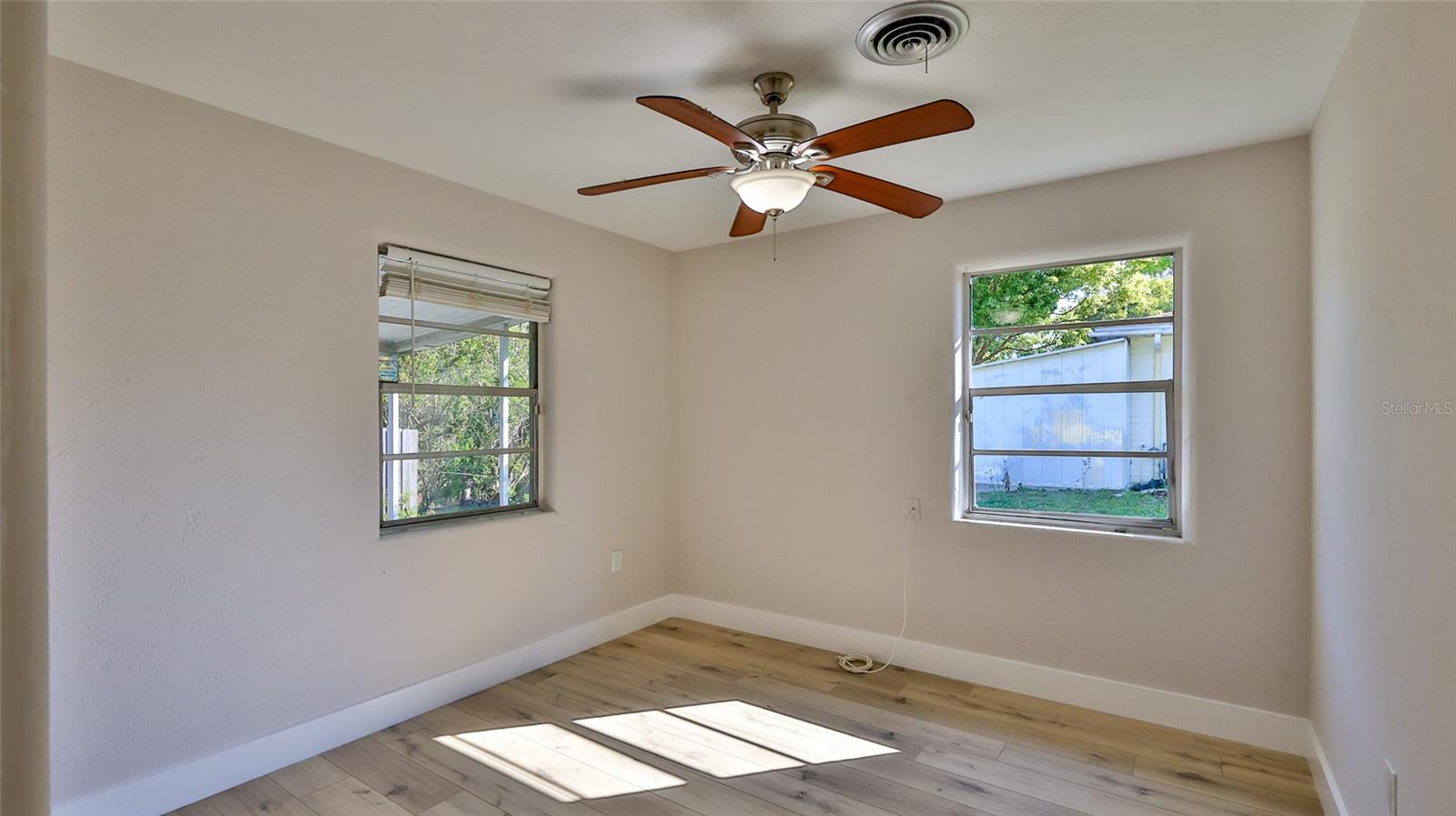 11 SWAN AVE, NEW SMYRNA BEACH, FL, 32168