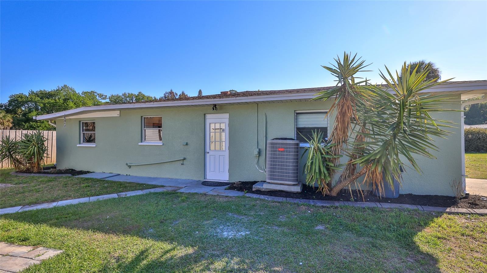11 SWAN AVE, NEW SMYRNA BEACH, FL, 32168