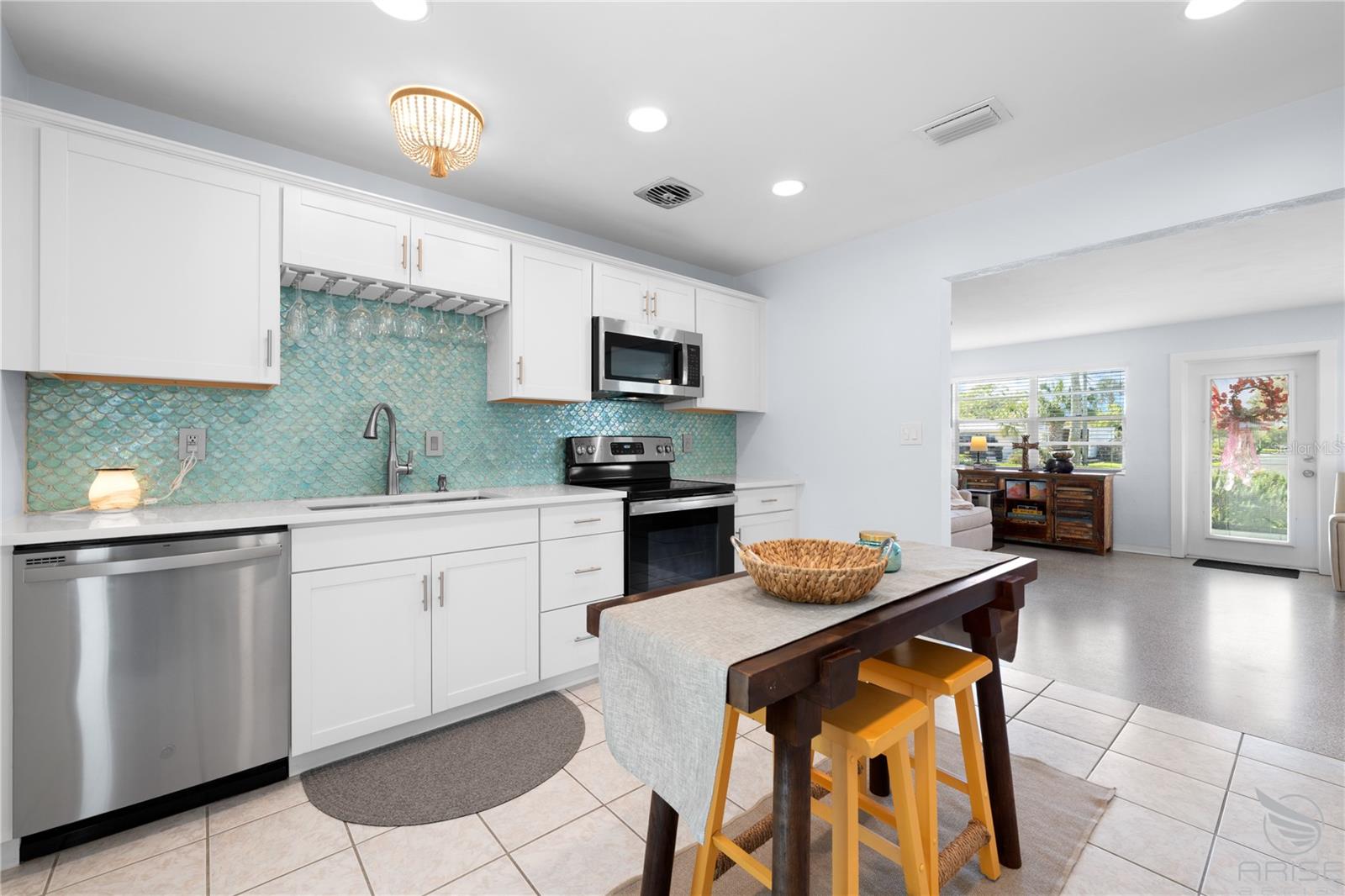 702 OCEAN AVE, NEW SMYRNA BEACH, FL, 32169