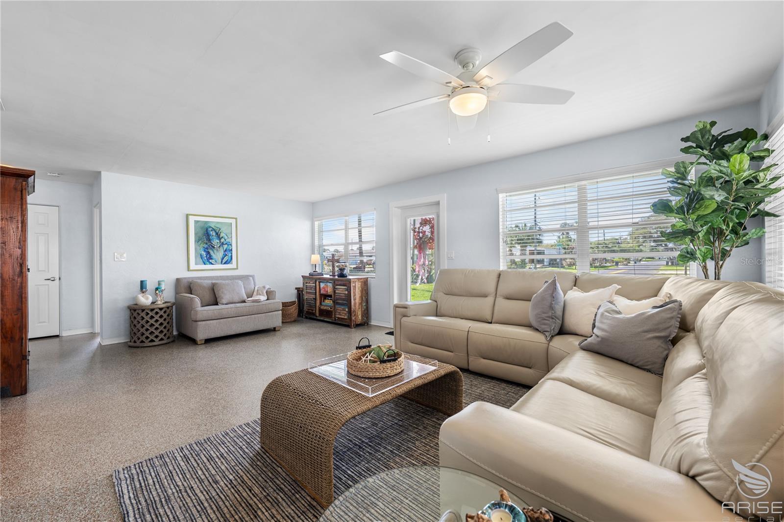 702 OCEAN AVE, NEW SMYRNA BEACH, FL, 32169