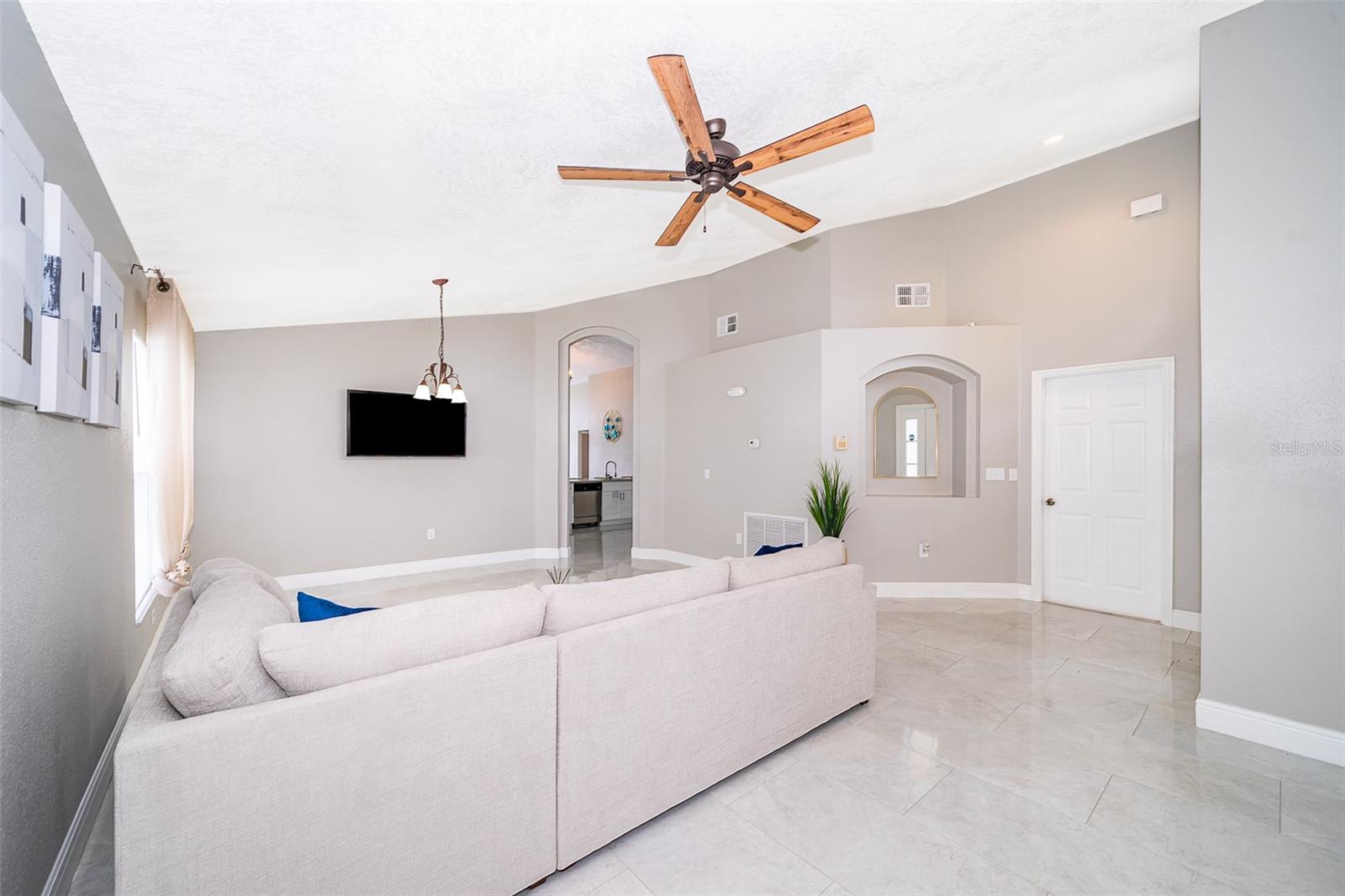 207 LANGHAM DR, DAVENPORT, FL, 33897