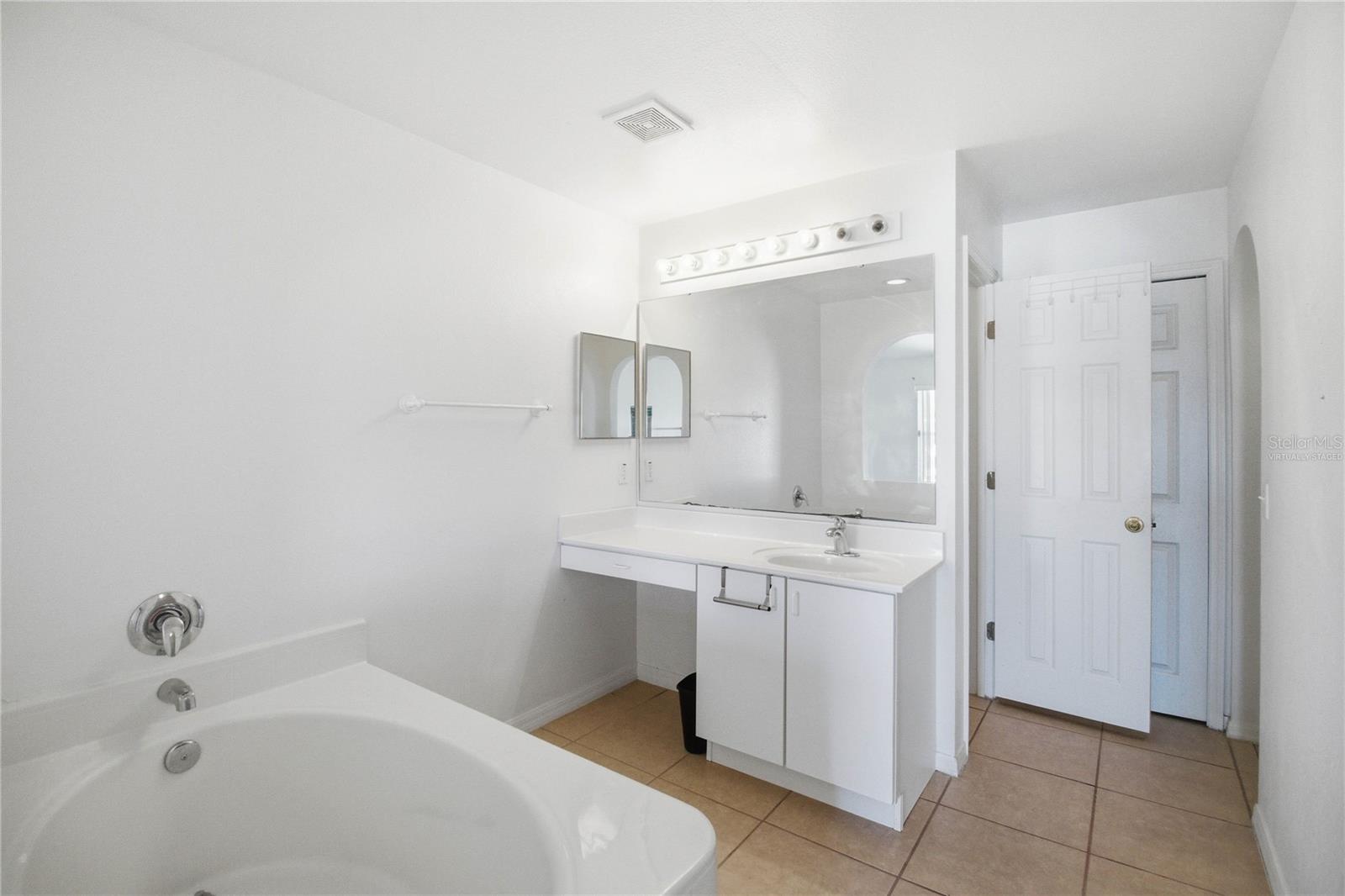 206 TARANTO WAY, KISSIMMEE, FL, 34758