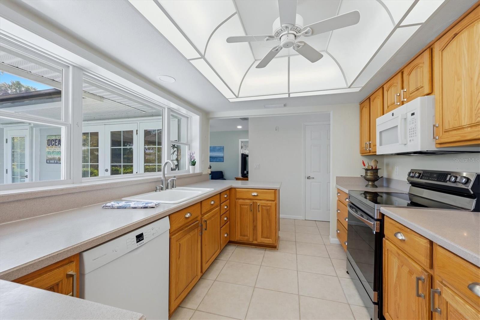 353 S SHORE DR, OSPREY, FL, 34229
