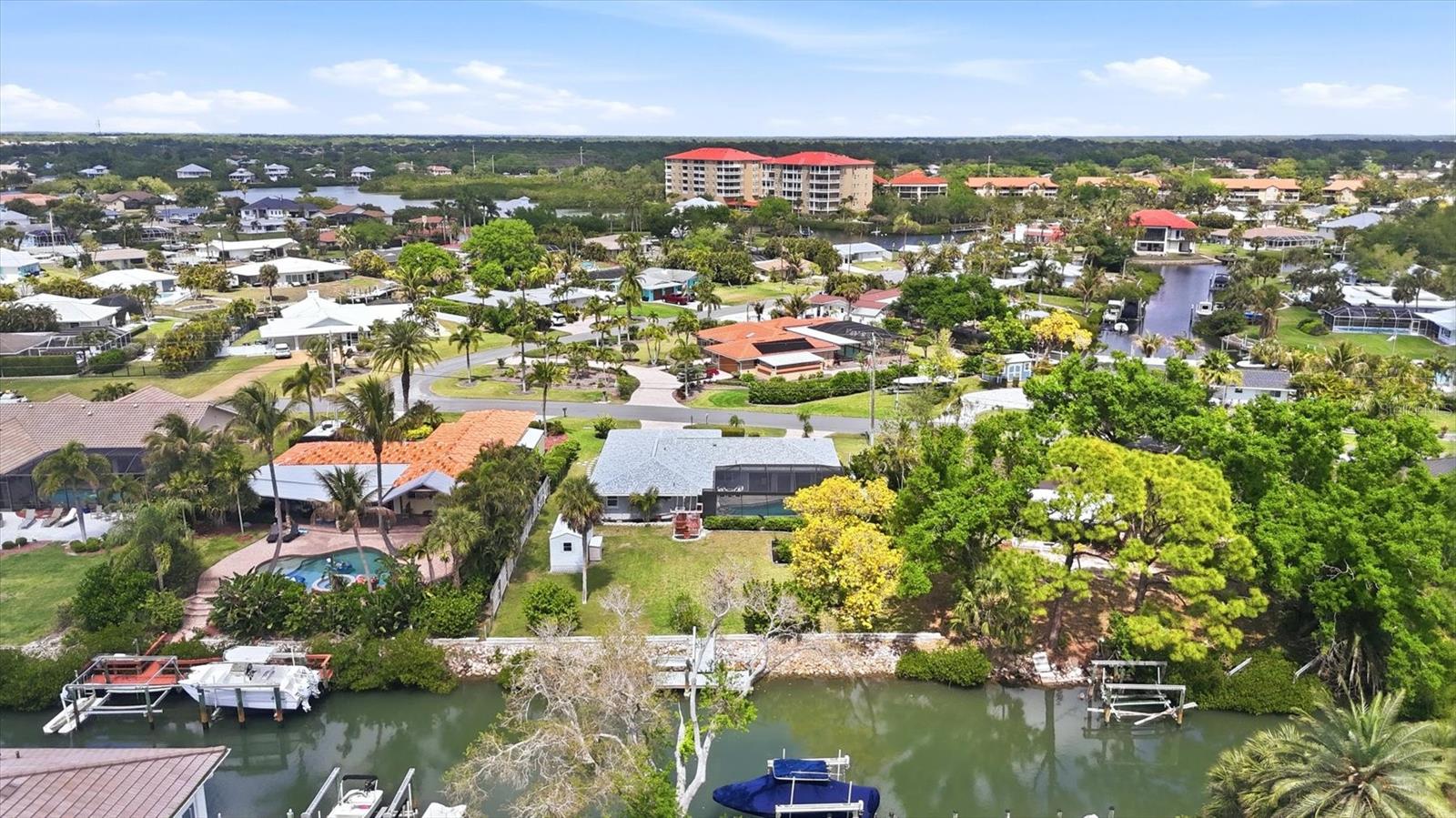 353 S SHORE DR, OSPREY, FL, 34229