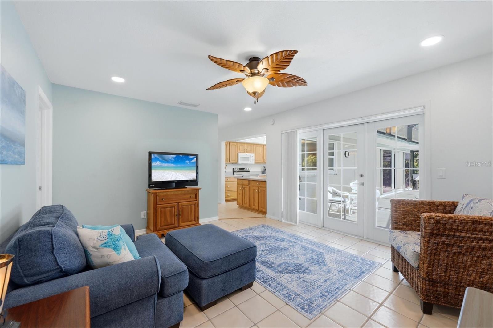 353 S SHORE DR, OSPREY, FL, 34229