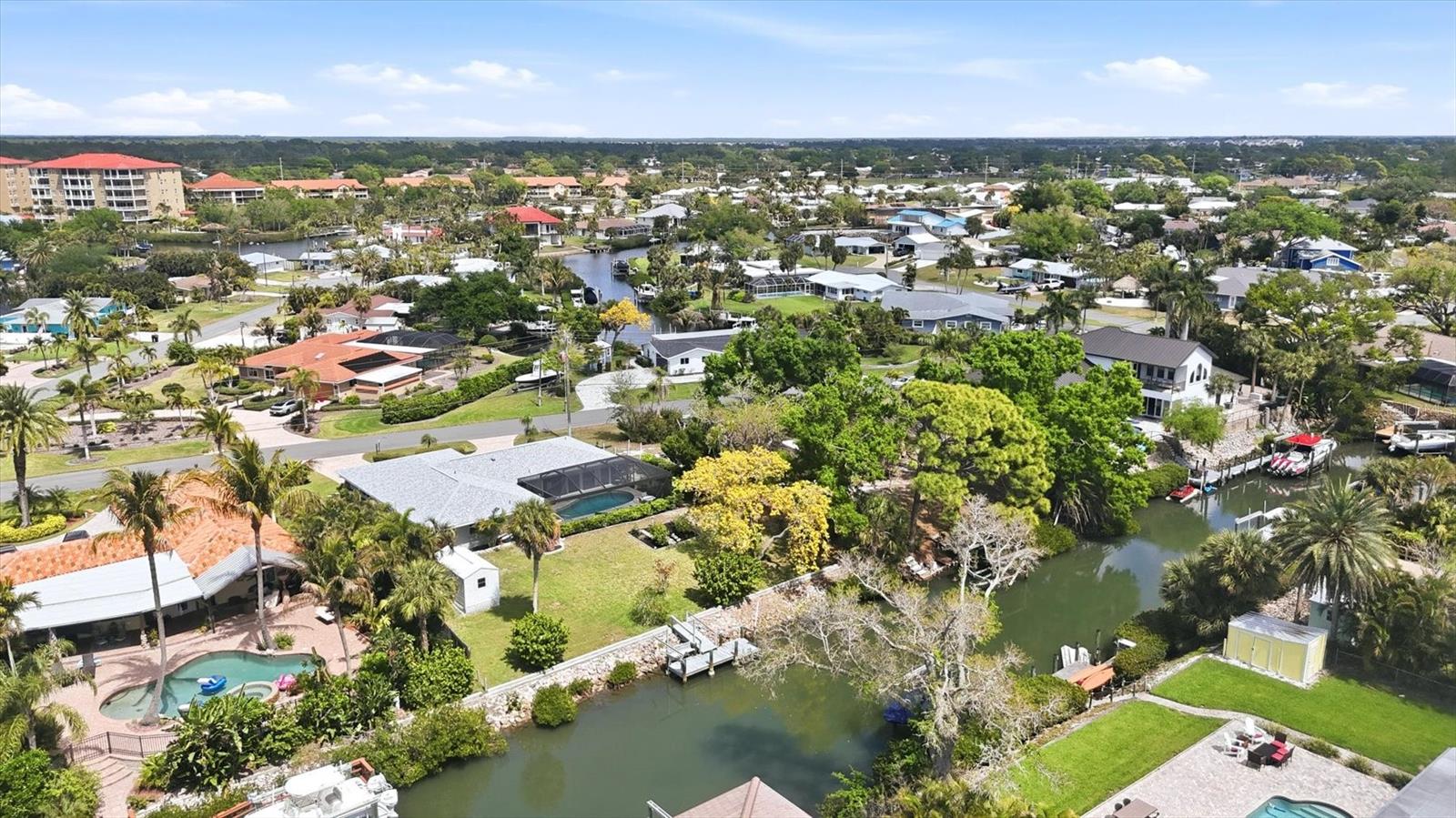 353 S SHORE DR, OSPREY, FL, 34229