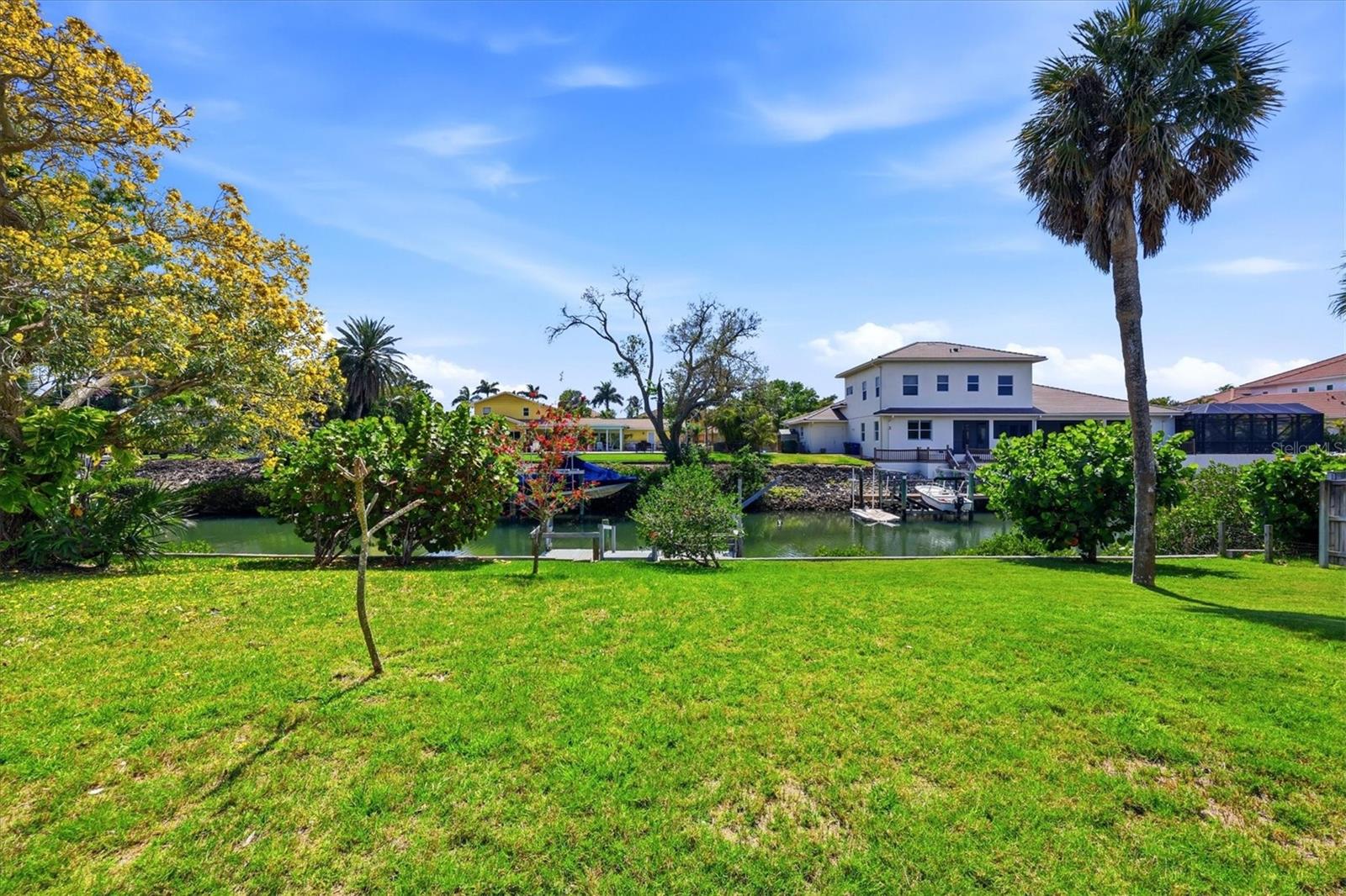 353 S SHORE DR, OSPREY, FL, 34229