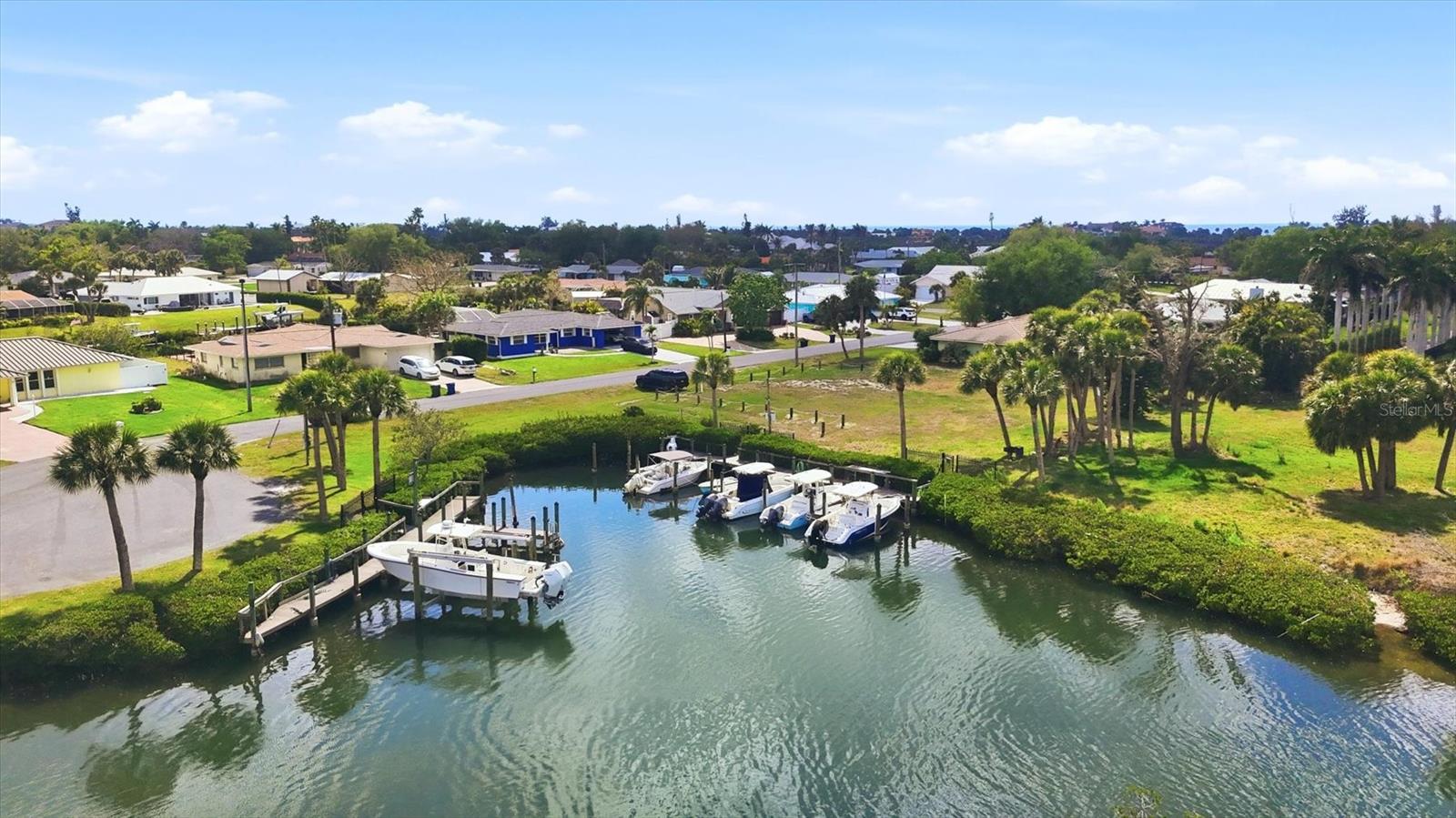 353 S SHORE DR, OSPREY, FL, 34229