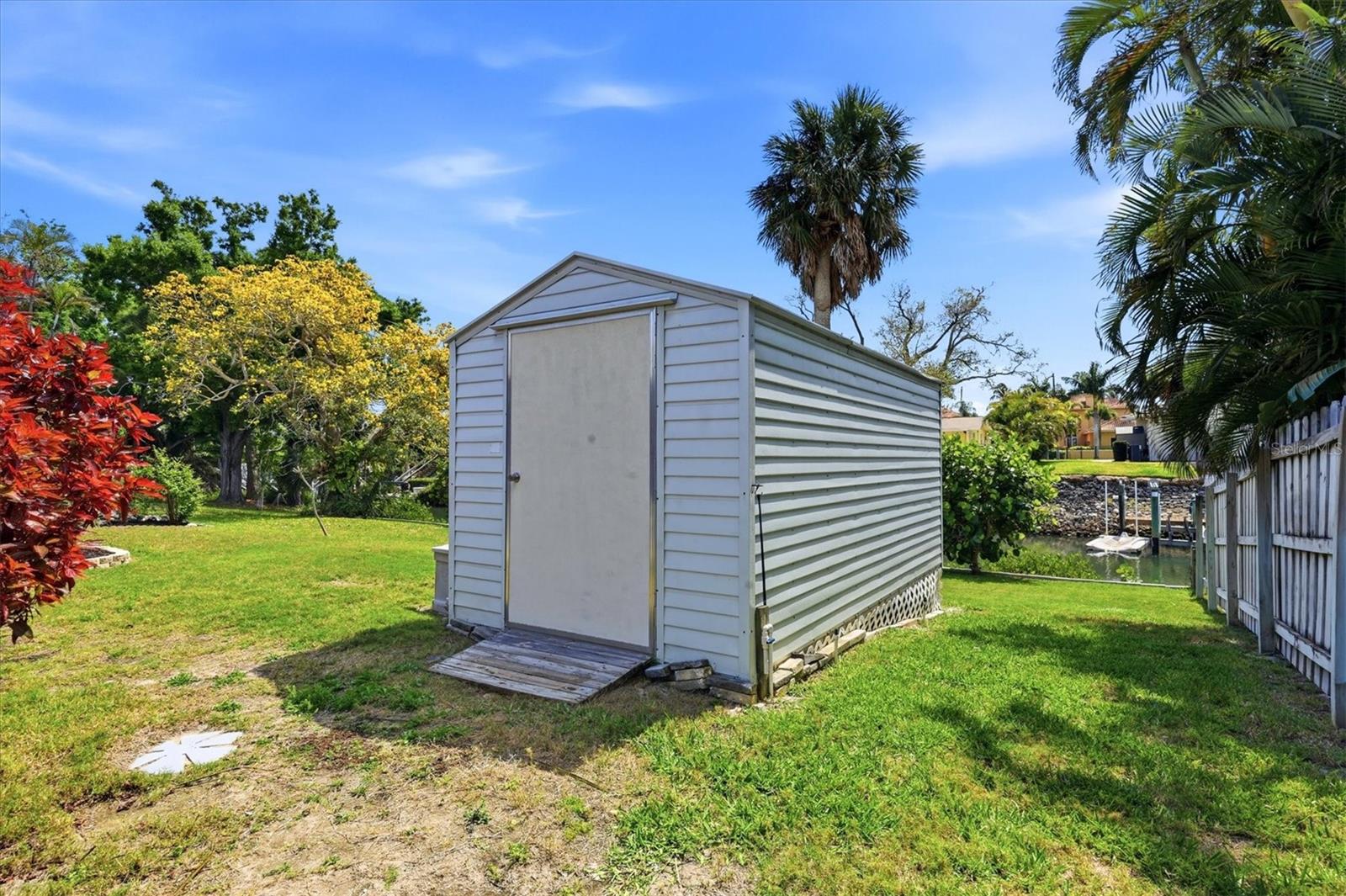 353 S SHORE DR, OSPREY, FL, 34229