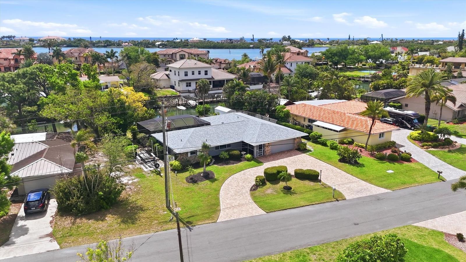 353 S SHORE DR, OSPREY, FL, 34229