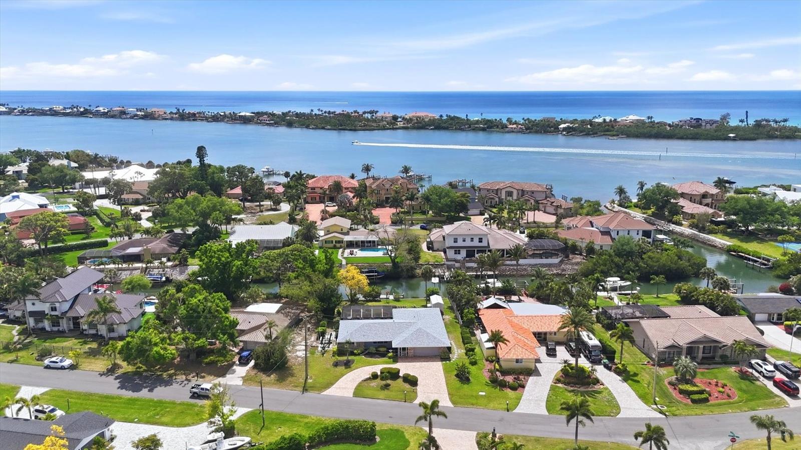 353 S SHORE DR, OSPREY, FL, 34229