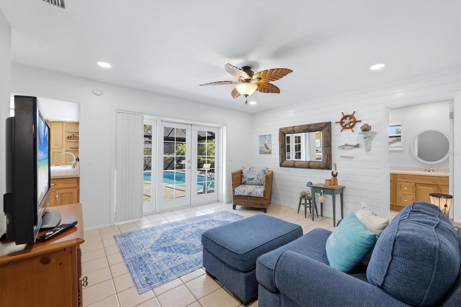 353 S SHORE DR, OSPREY, FL, 34229