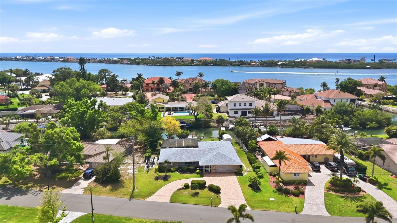353 S SHORE DR, OSPREY, FL, 34229