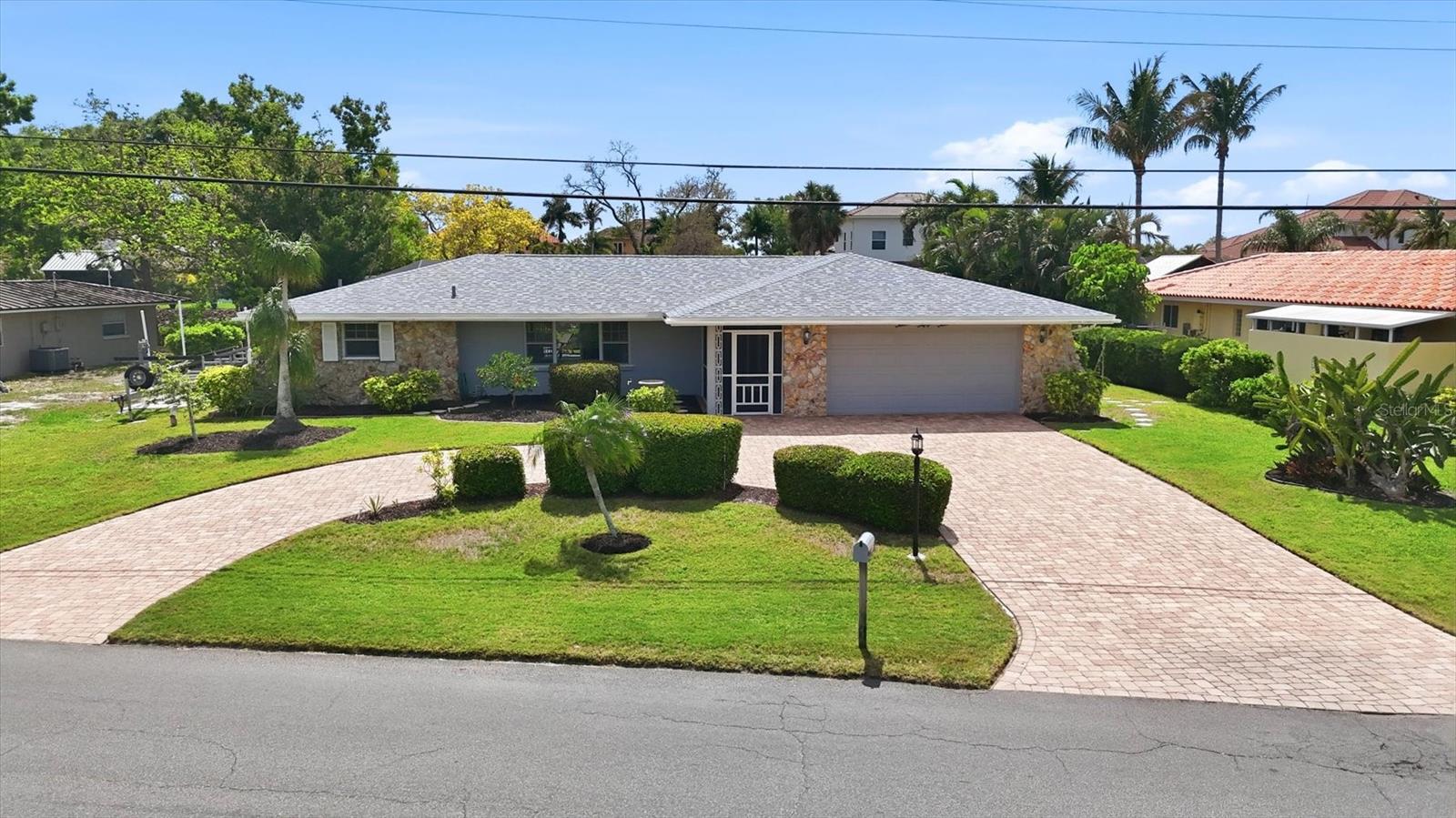 353 S SHORE DR, OSPREY, FL, 34229