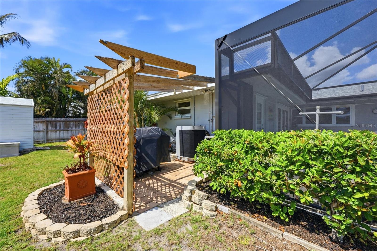 353 S SHORE DR, OSPREY, FL, 34229