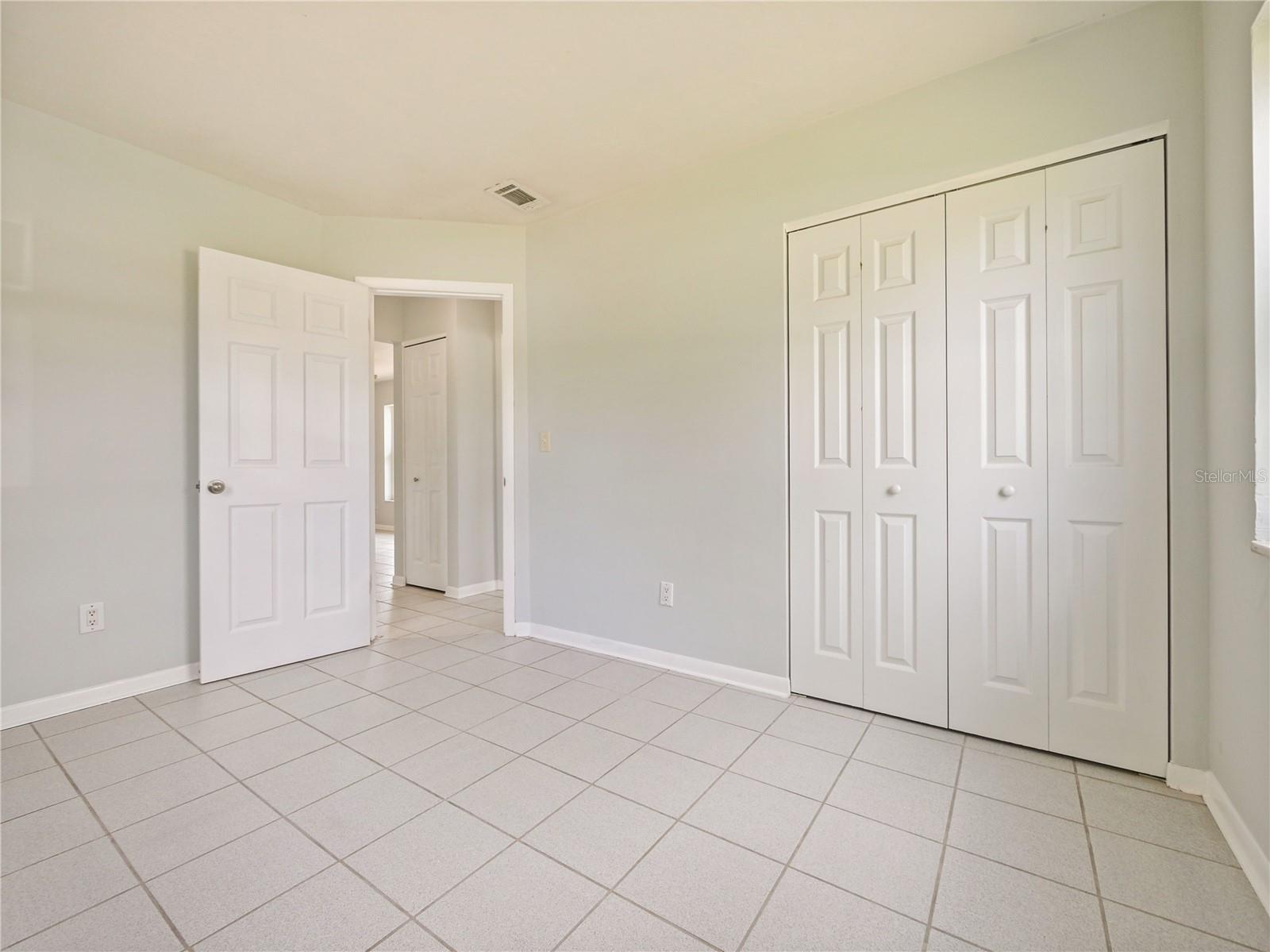 1117 W EMBASSY DR, DELTONA, FL, 32725